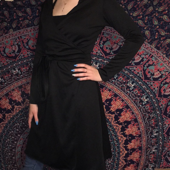 Vintagw Black long sleeve wrap dress size 6/8 - Picture 5 of 7